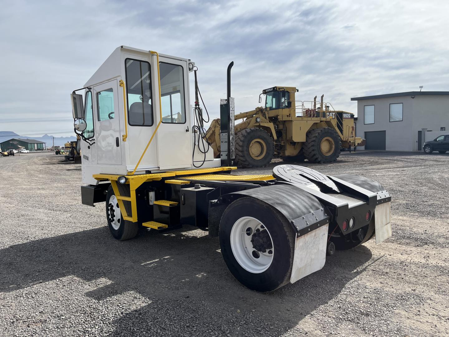 TRACTOCAMION DE SERVICIO OTTAWA 4X2